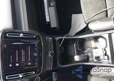 2019 Volvo Xc40 T4 R-Design z USA, uszkodzony, nr VIN YV4AC2HM0K2152315